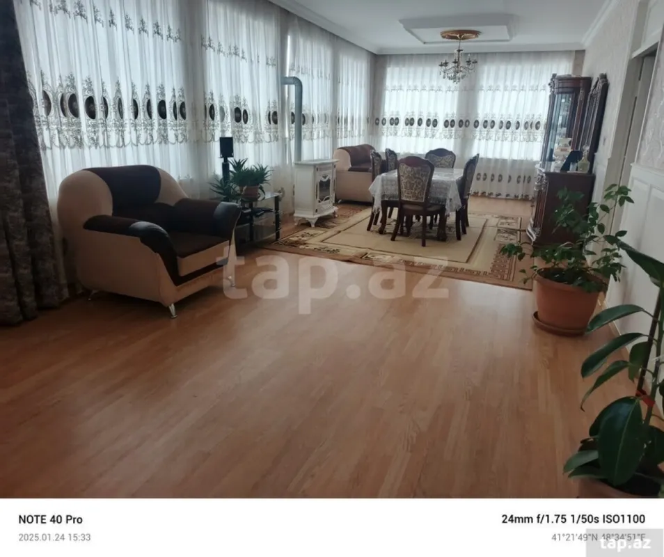 Satılır 15 otaqlı həyət evi