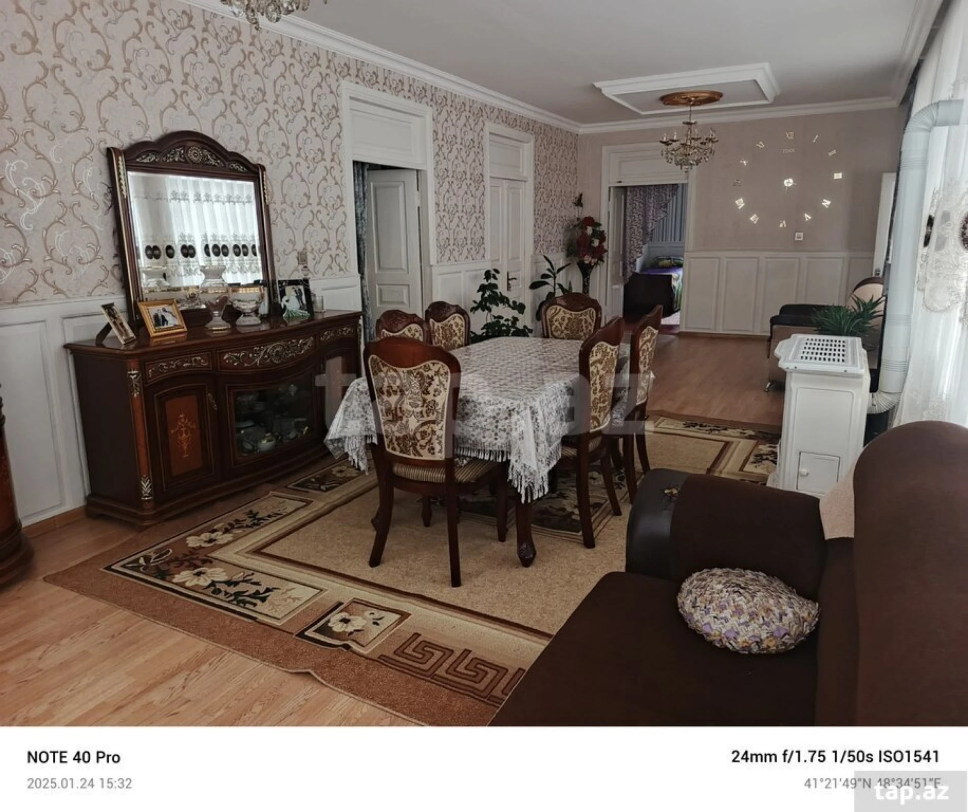 Satılır 15 otaqlı həyət evi