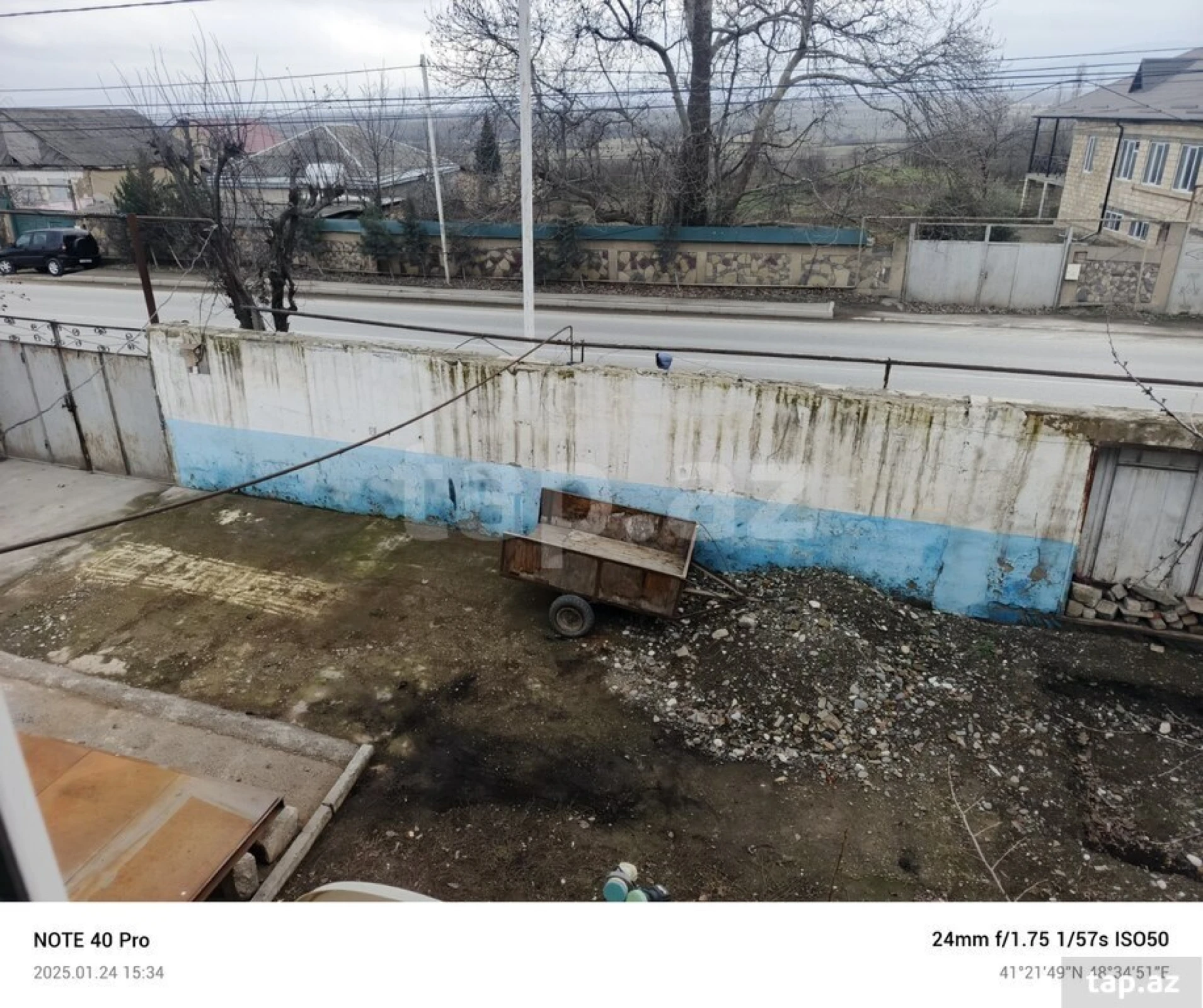 Satılır 15 otaqlı həyət evi