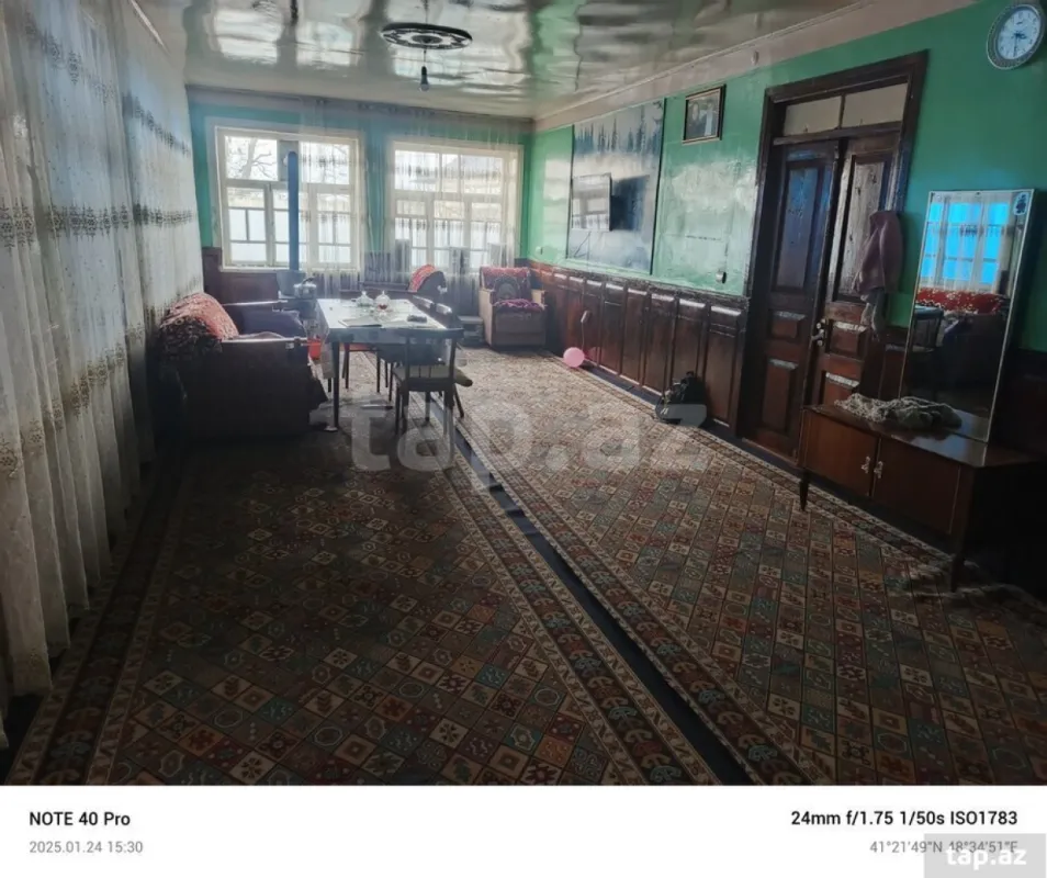 Satılır 15 otaqlı həyət evi