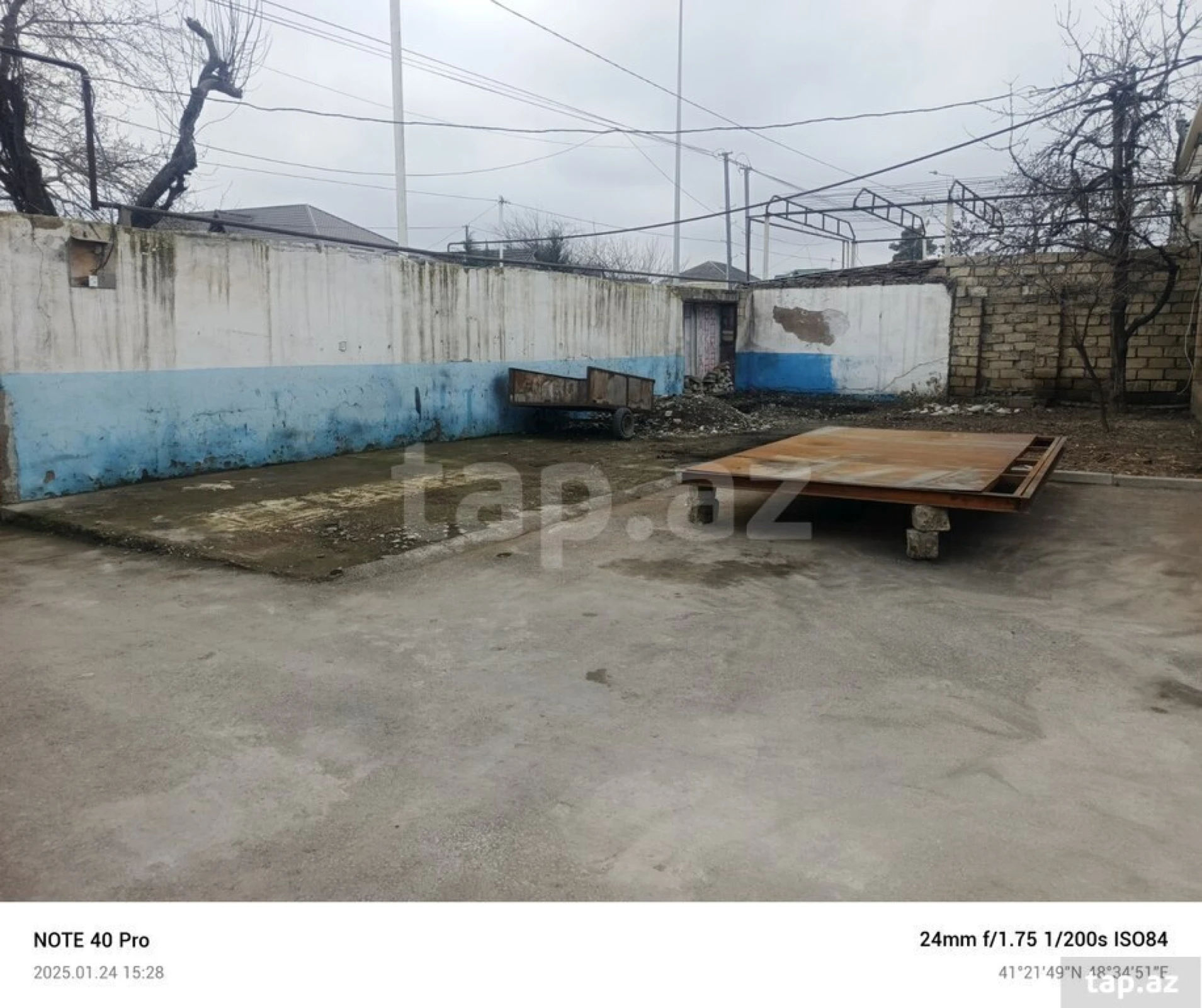 Satılır 15 otaqlı həyət evi