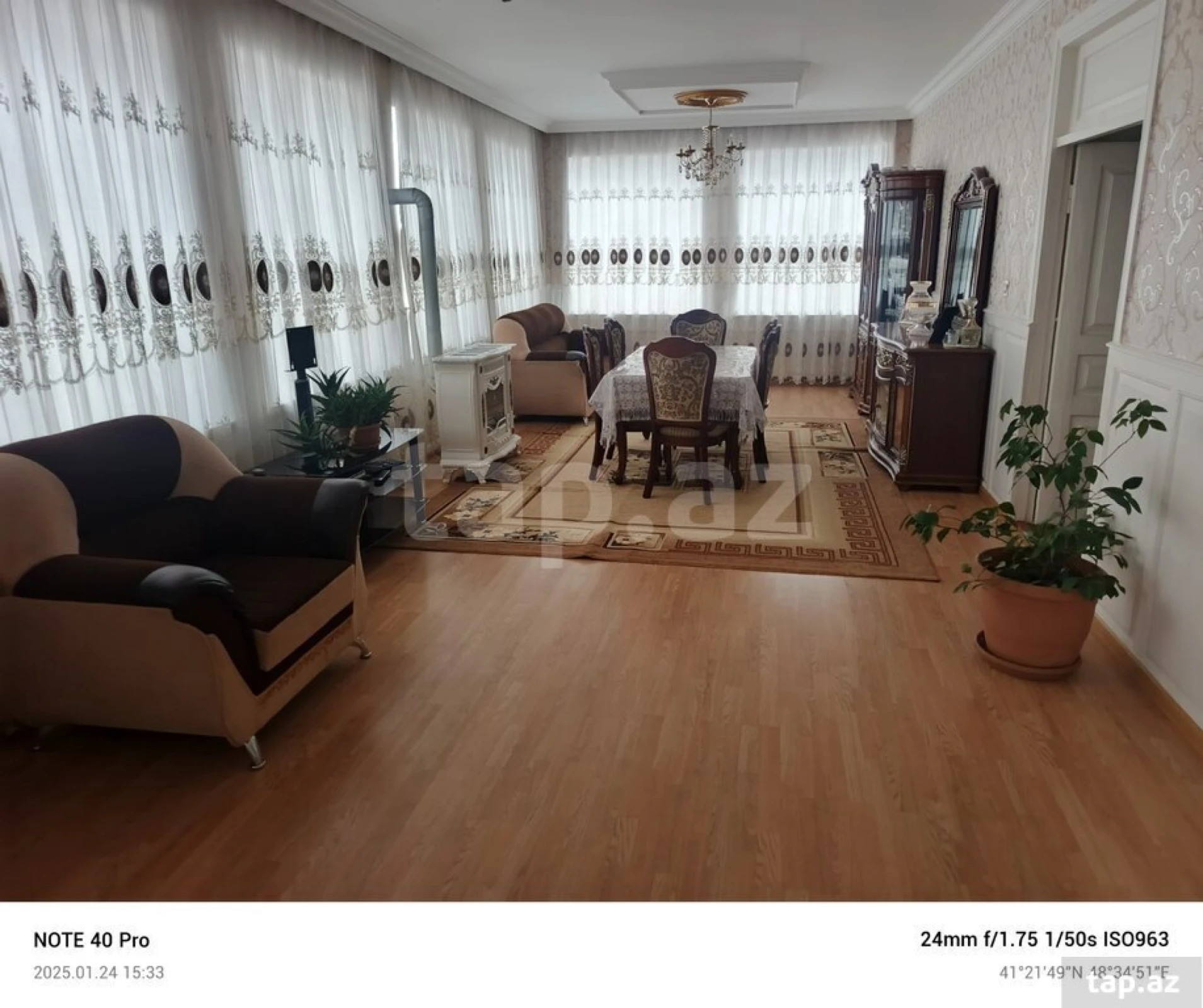 Satılır 15 otaqlı həyət evi