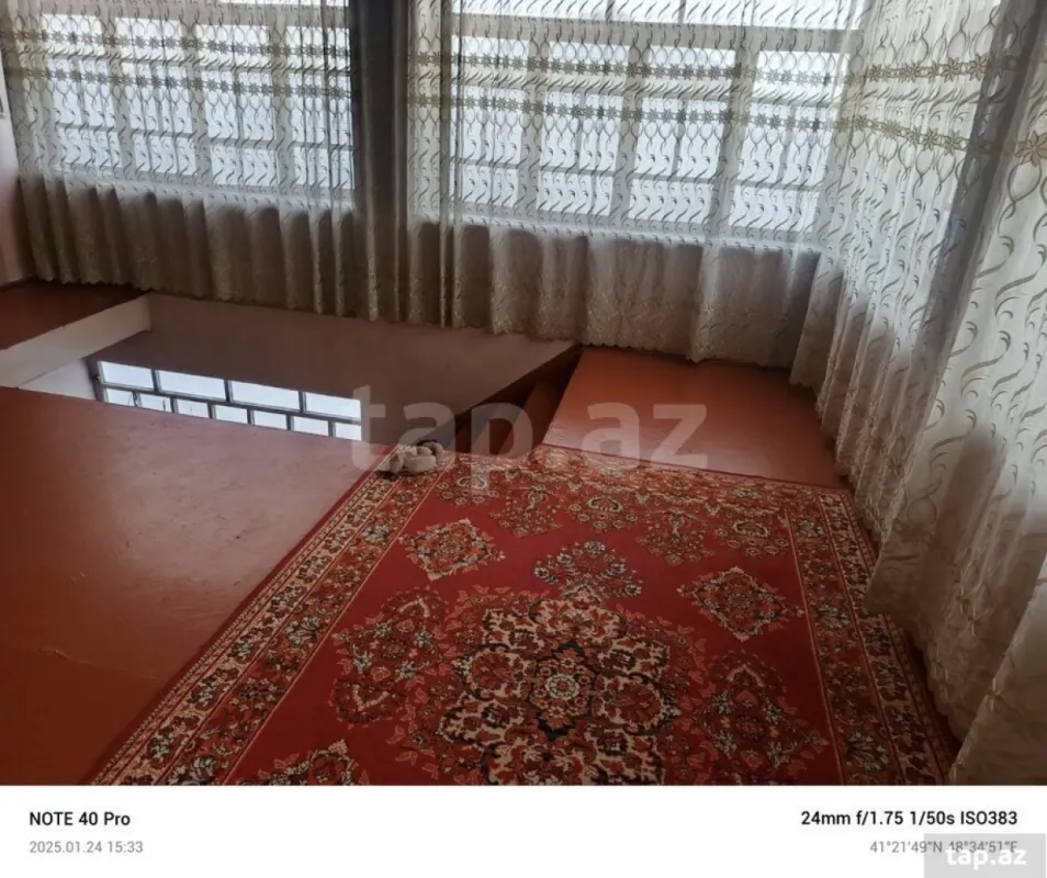 Satılır 15 otaqlı həyət evi