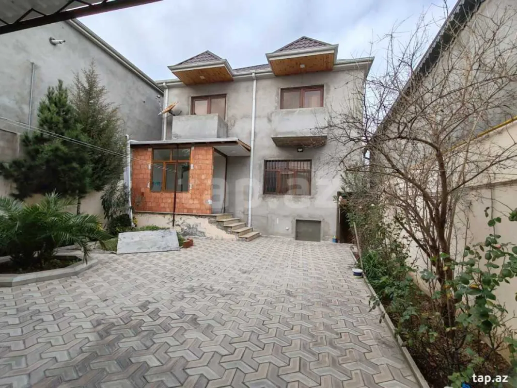 Satılır 4 otaqlı həyət evi 220 m²