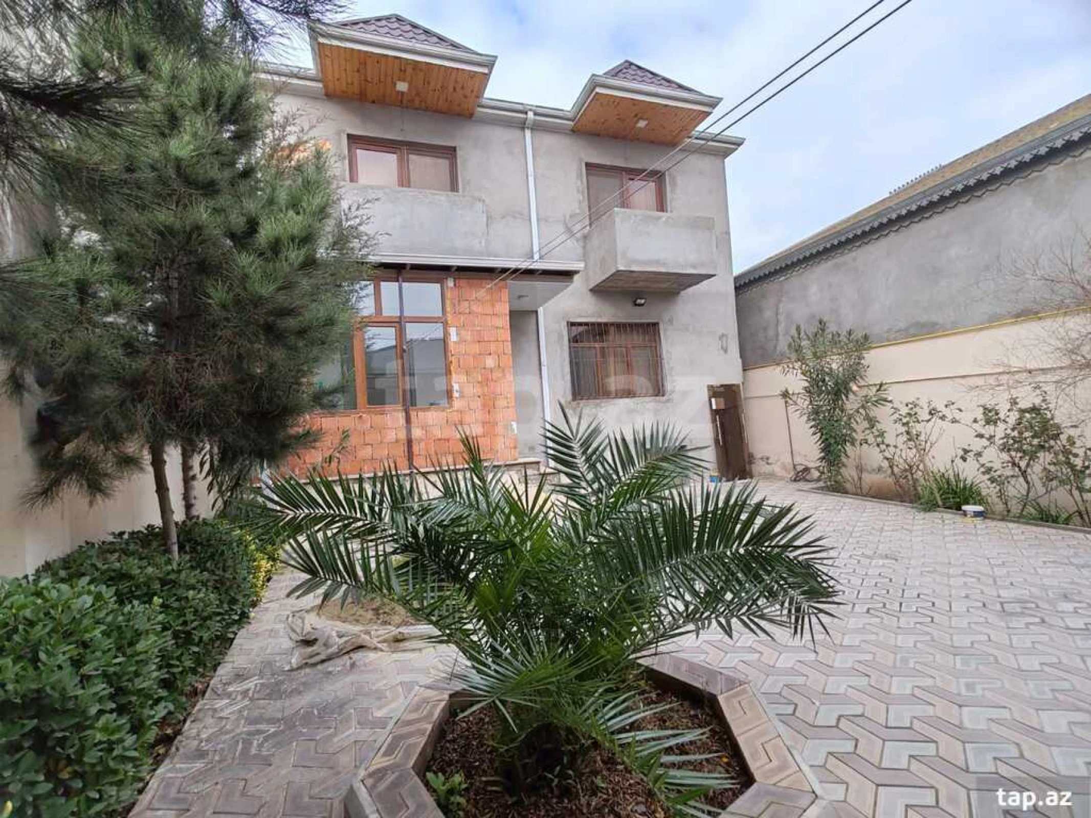Satılır 4 otaqlı həyət evi 220 m²