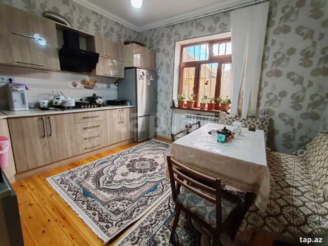 Satılır 4 otaqlı həyət evi 220 m²