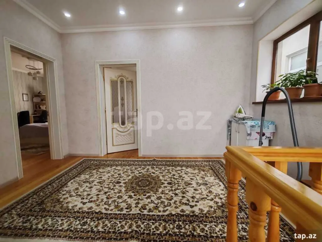Satılır 4 otaqlı həyət evi 220 m²