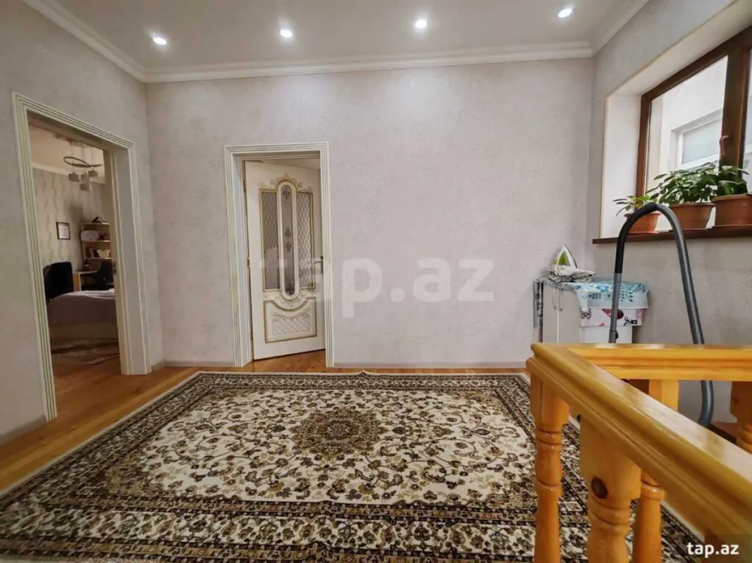 Satılır 4 otaqlı həyət evi 220 m²