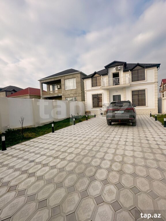 Satılır 4 otaqlı həyət evi 200 m²