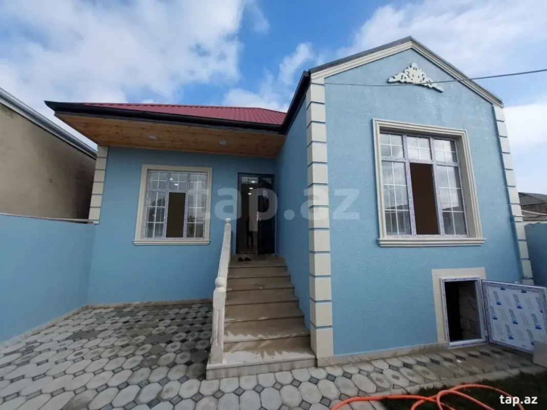 Satılır 4 otaqlı həyət evi 180 m²