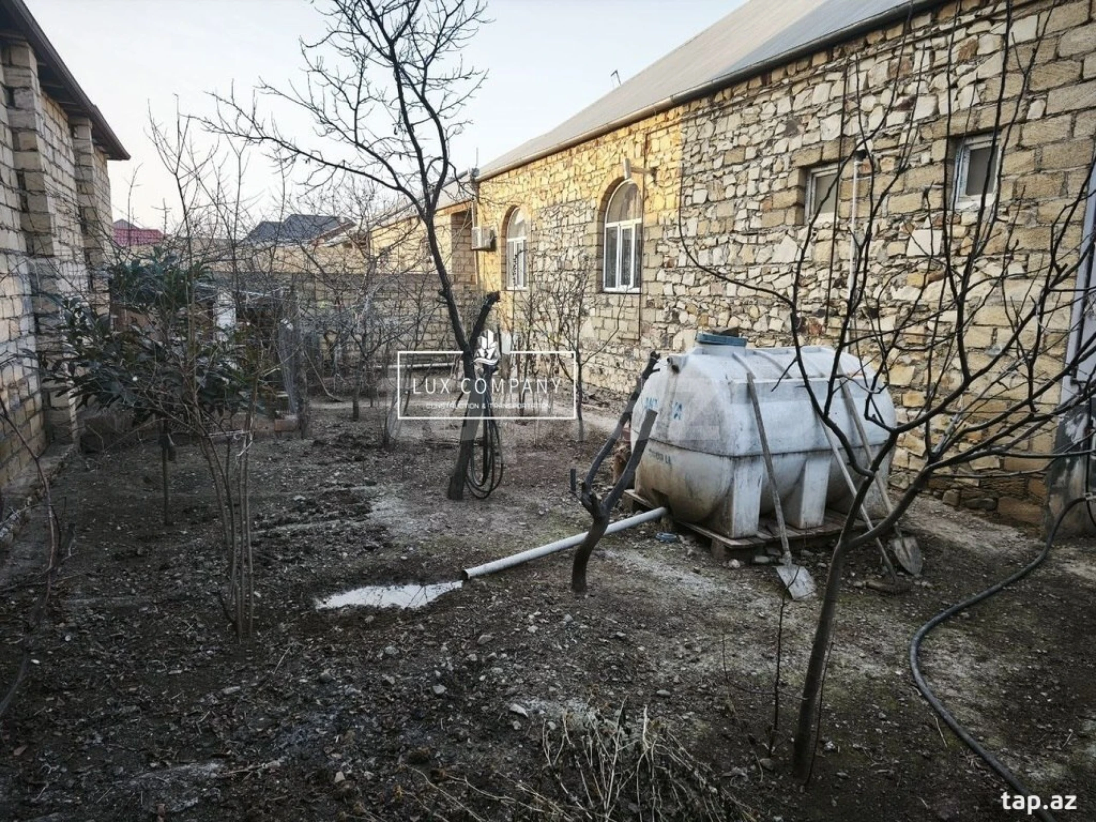 Satılır 4 otaqlı həyət evi