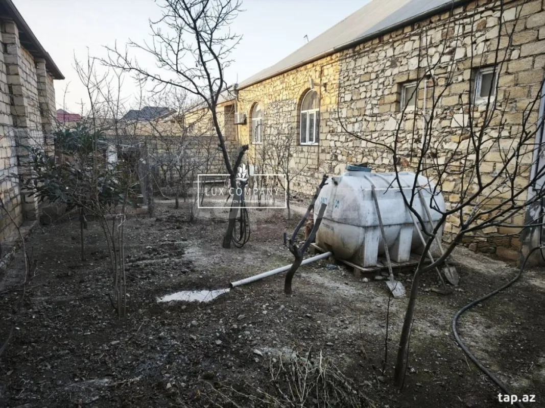 Satılır 4 otaqlı həyət evi