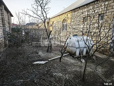 Satılır 4 otaqlı həyət evi