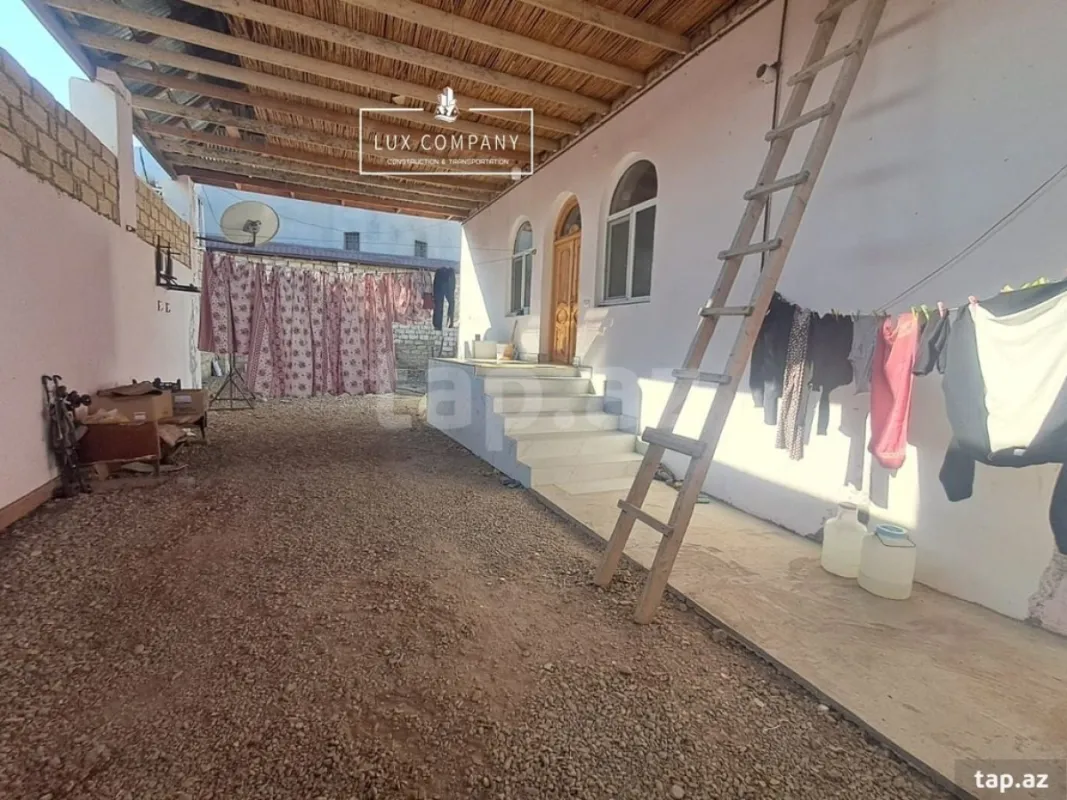 Satılır 4 otaqlı həyət evi