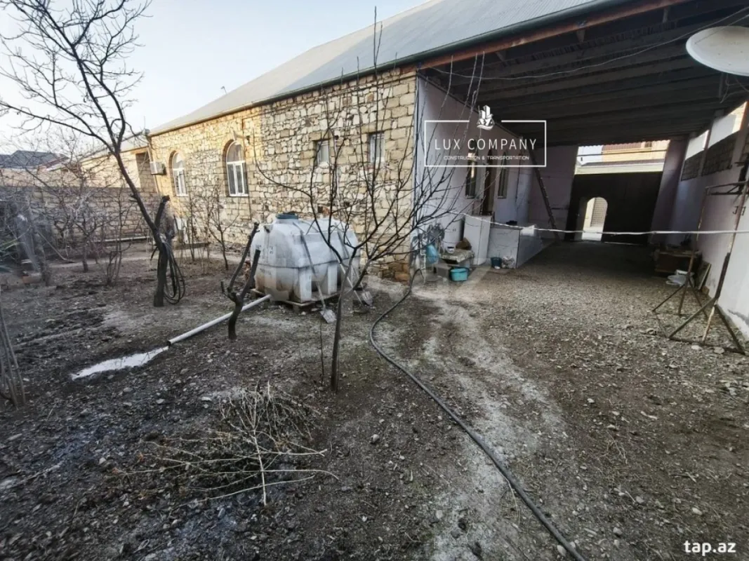 Satılır 4 otaqlı həyət evi