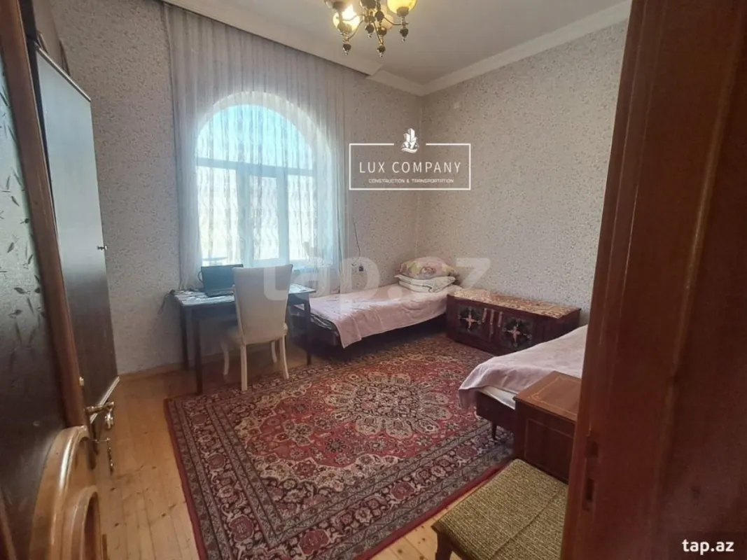 Satılır 4 otaqlı həyət evi