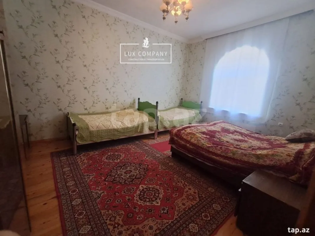 Satılır 4 otaqlı həyət evi