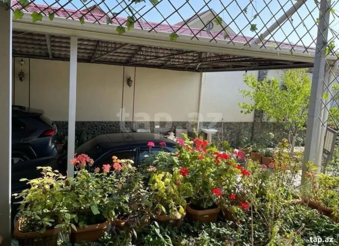 Satılır 3 otaqlı həyət evi 198 m²