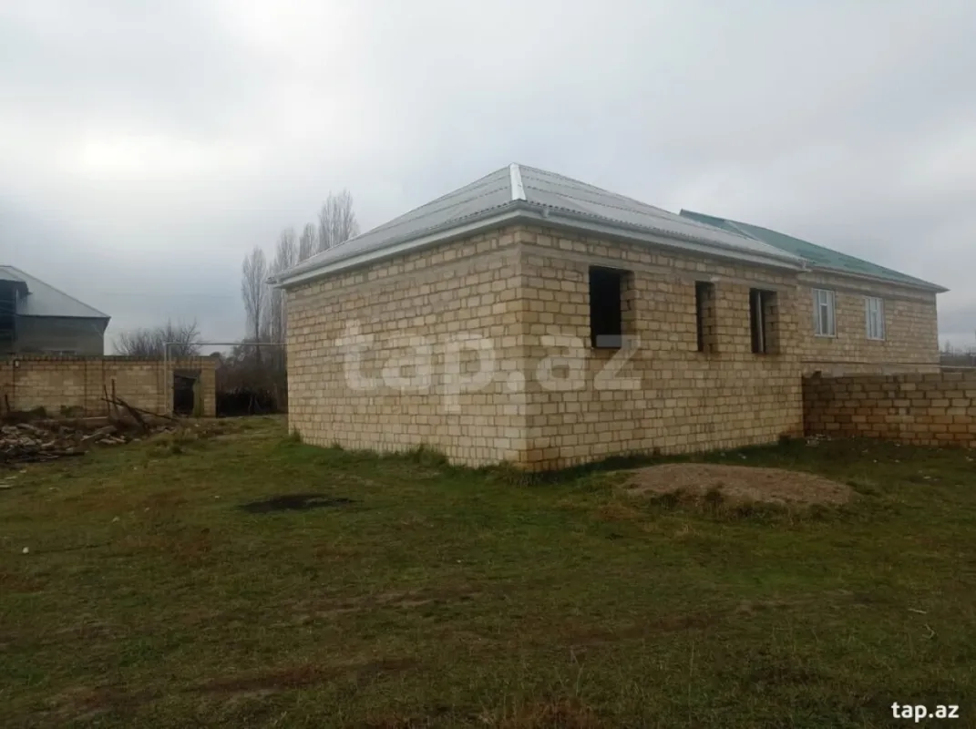 Satılır 3 otaqlı həyət evi