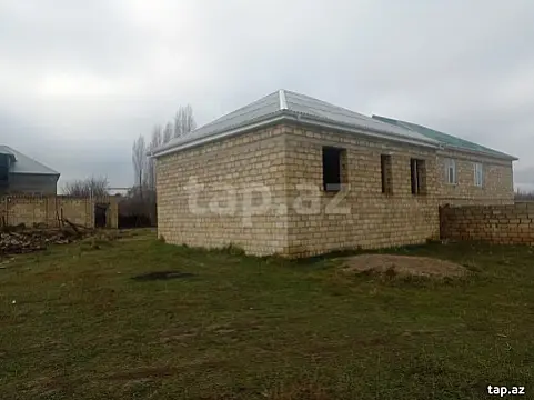 Satılır 3 otaqlı həyət evi