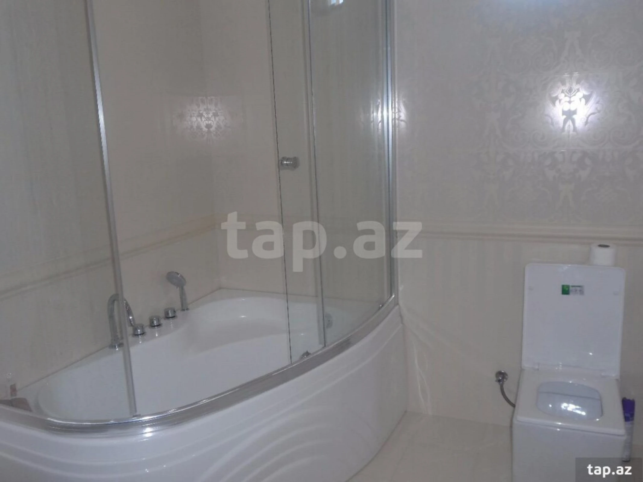 Satılır 15 otaqlı həyət evi