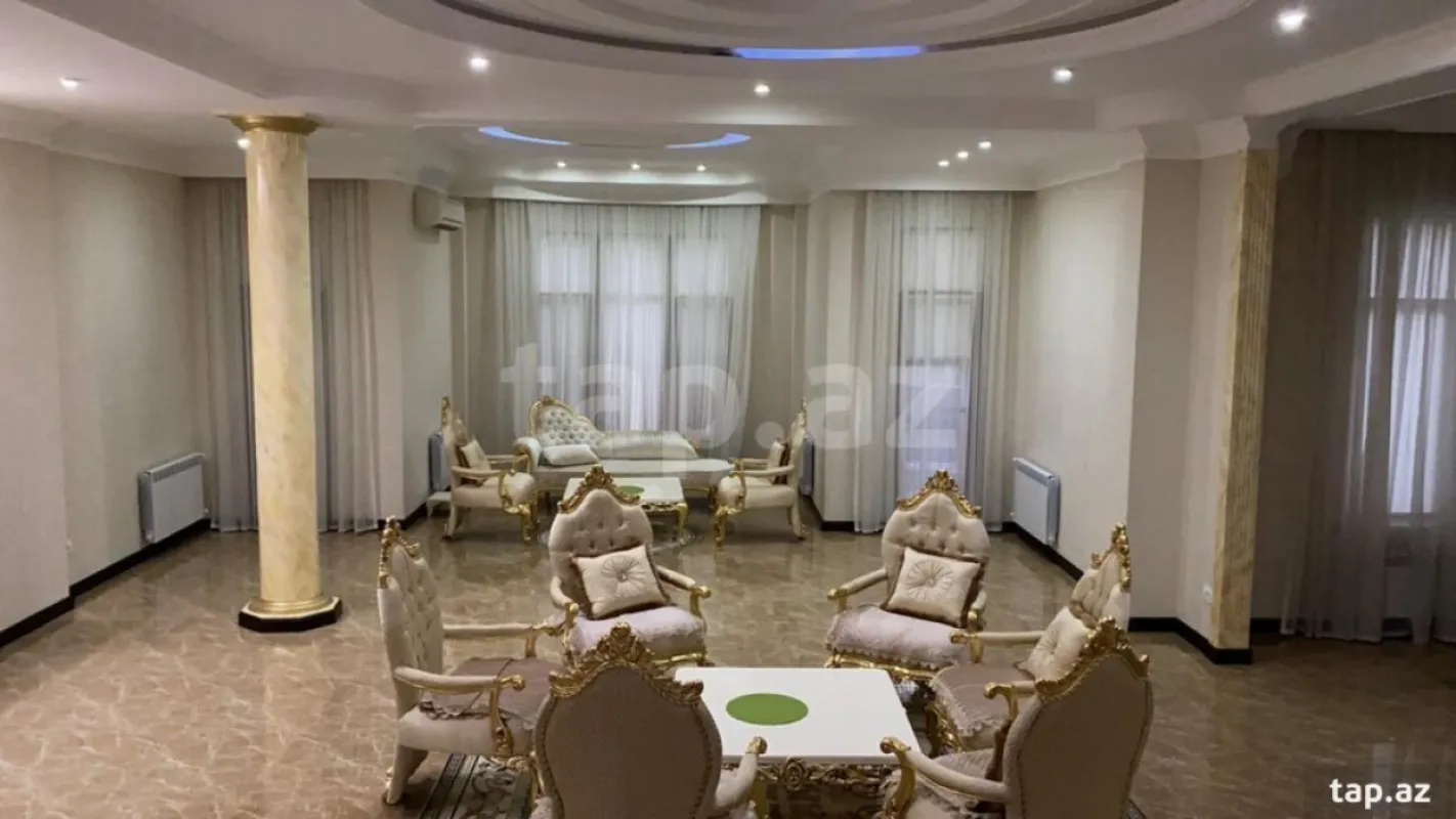 Satılır 15 otaqlı həyət evi