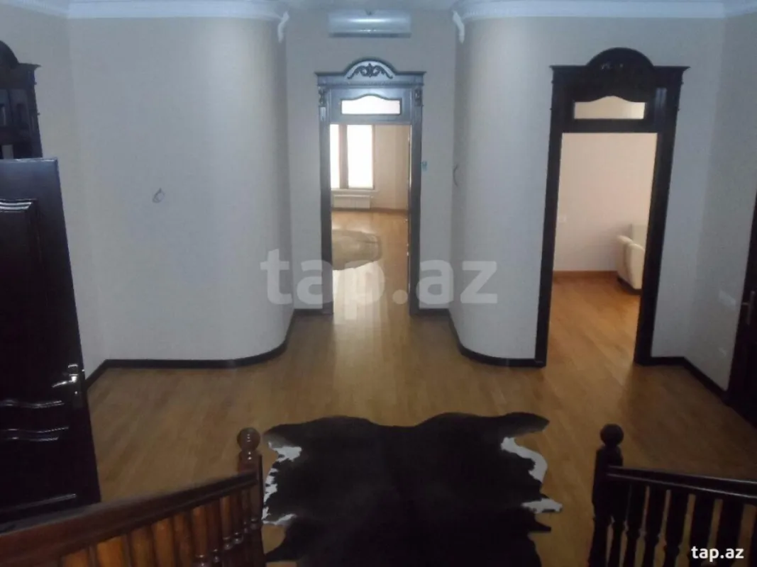 Satılır 15 otaqlı həyət evi