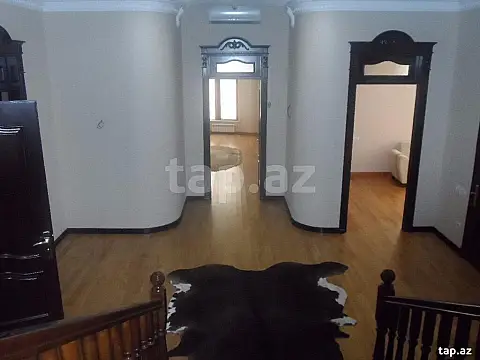 Satılır 15 otaqlı həyət evi