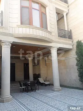 Satılır 15 otaqlı həyət evi