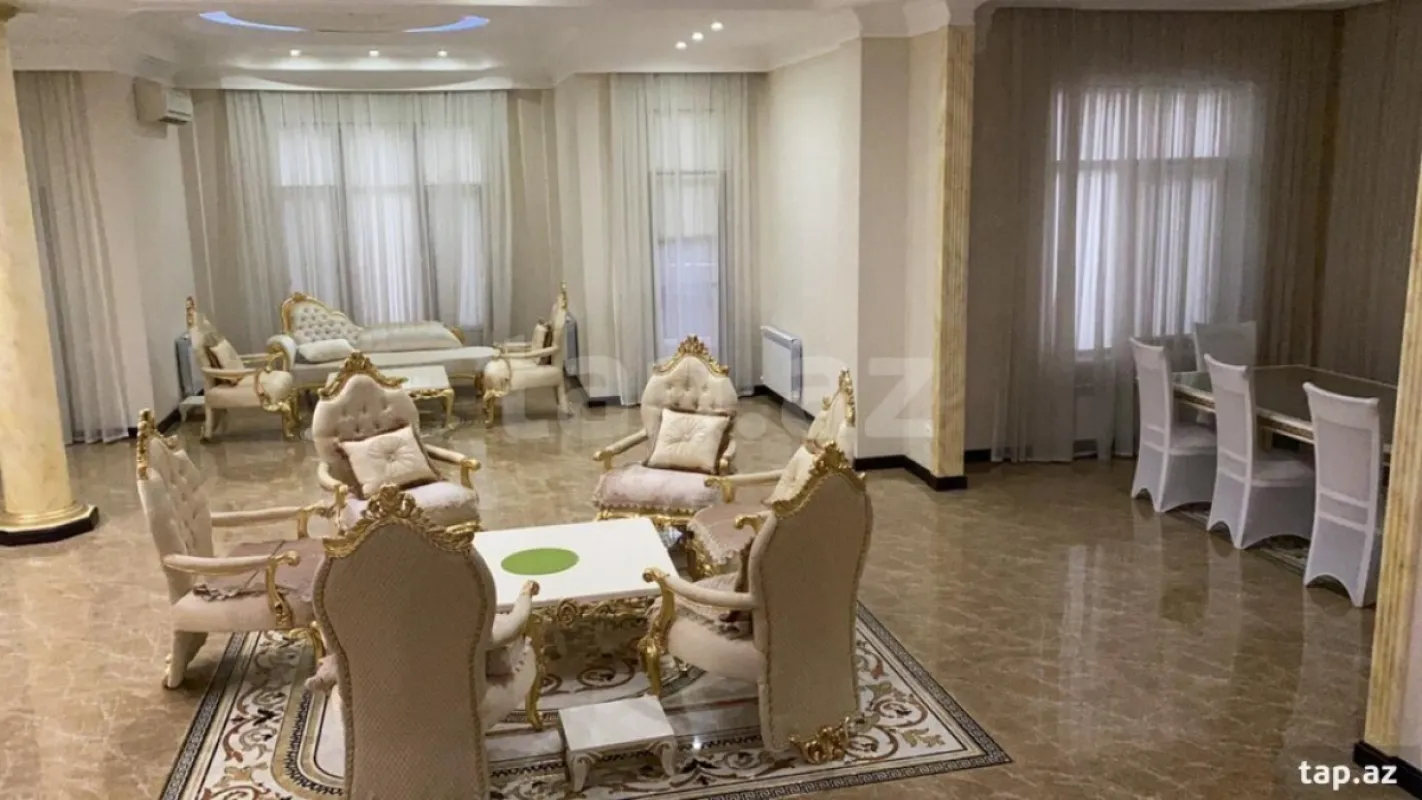 Satılır 15 otaqlı həyət evi