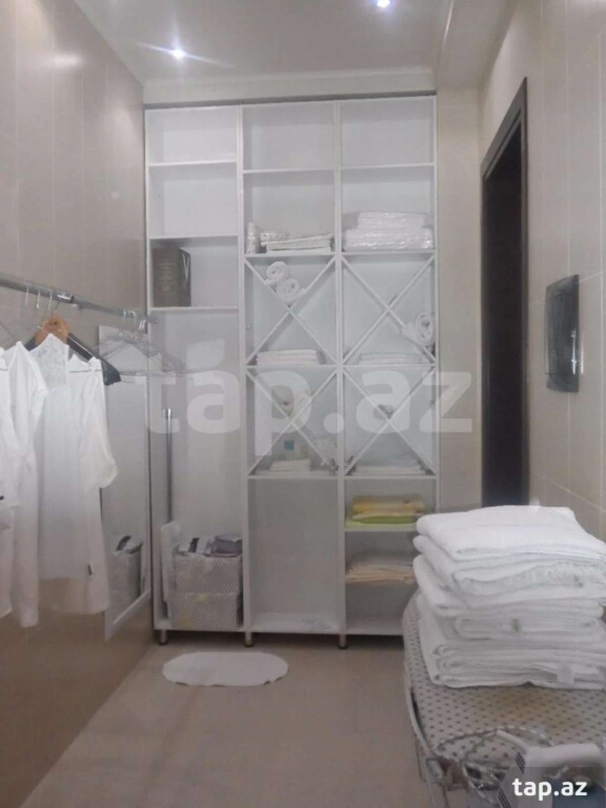 Satılır 15 otaqlı həyət evi