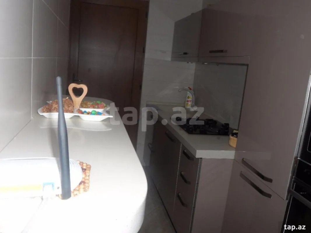 Satılır 15 otaqlı həyət evi