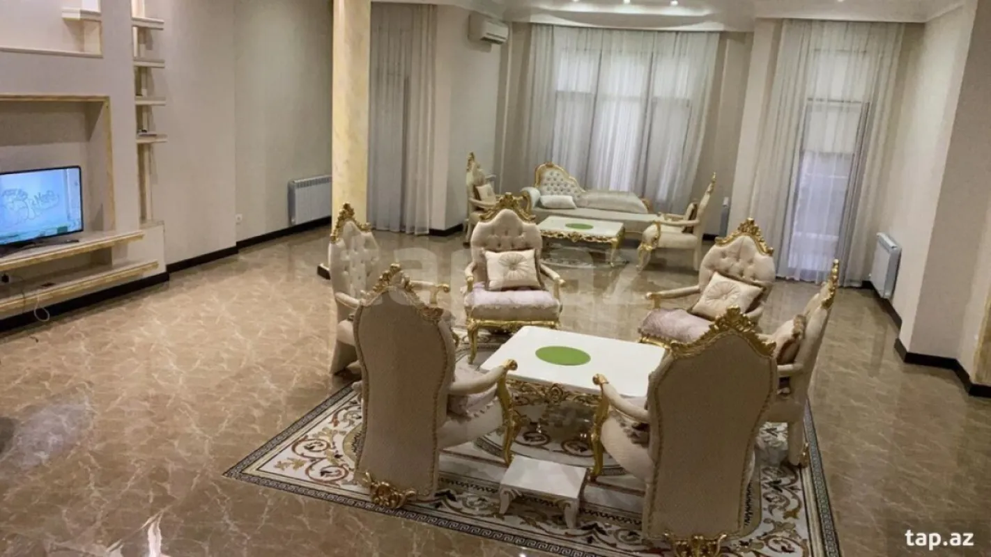 Satılır 15 otaqlı həyət evi