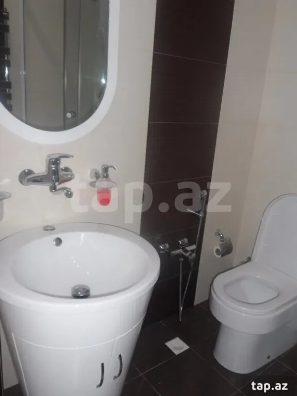 Satılır 15 otaqlı həyət evi