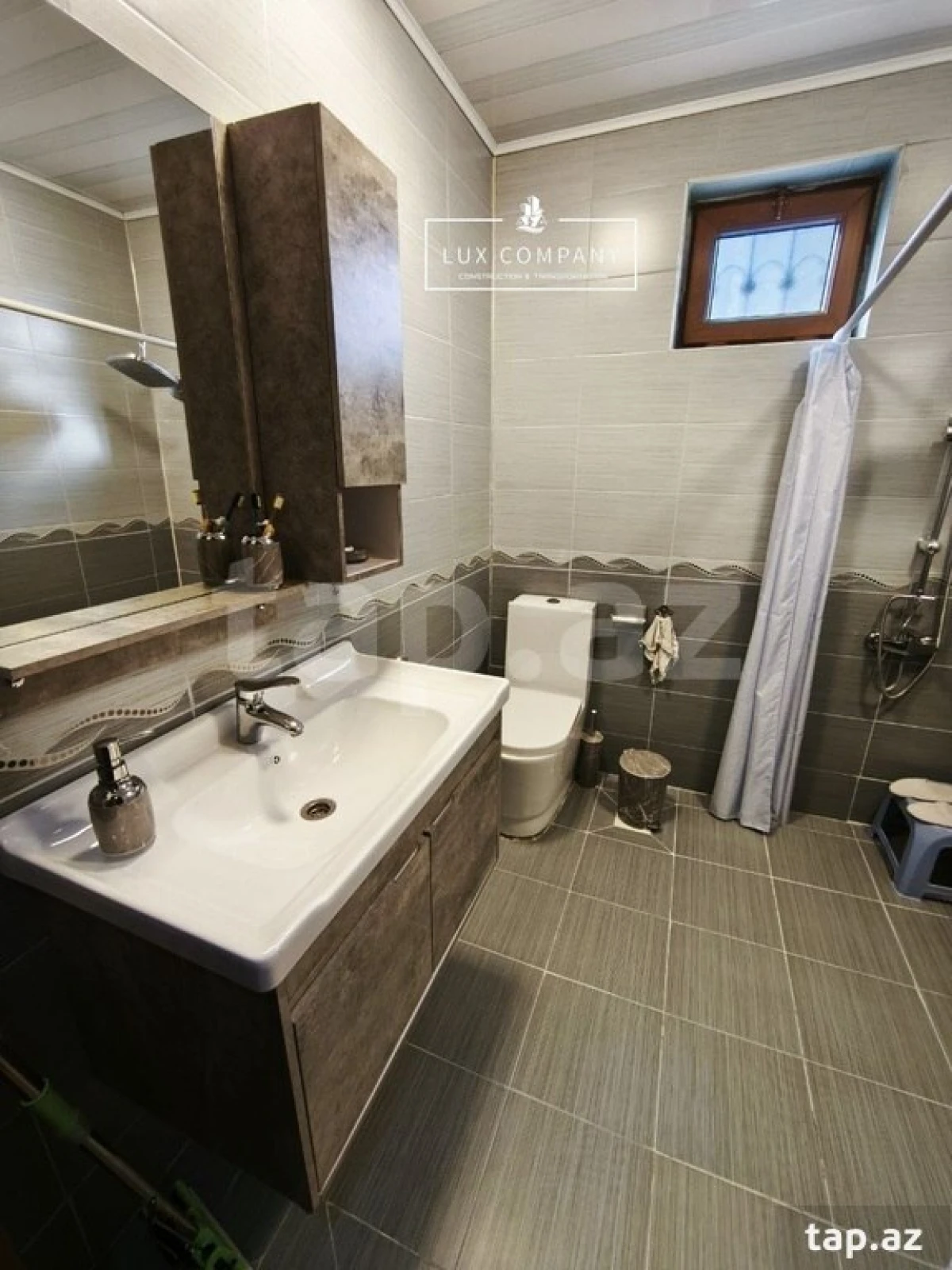 Satılır 4 otaqlı həyət evi