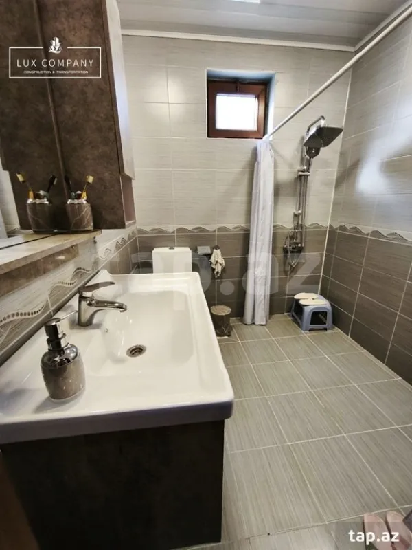 Satılır 4 otaqlı həyət evi