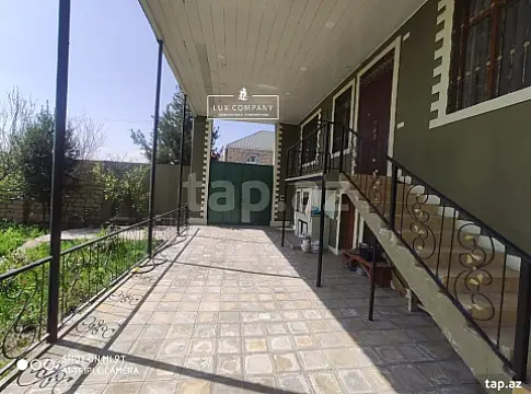 Satılır 4 otaqlı həyət evi