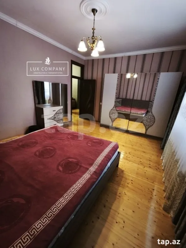 Satılır 4 otaqlı həyət evi