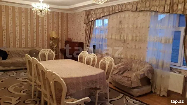 Satılır 9 otaqlı həyət evi