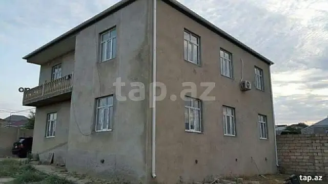 Satılır 9 otaqlı həyət evi