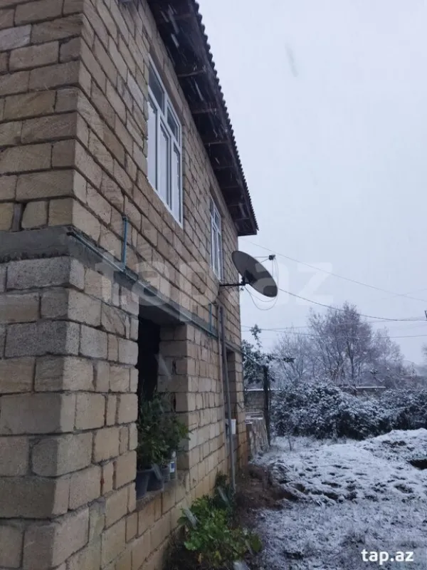 Satılır 3 otaqlı həyət evi