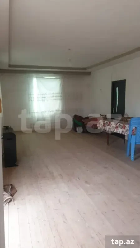 Satılır 3 otaqlı həyət evi 300 m²