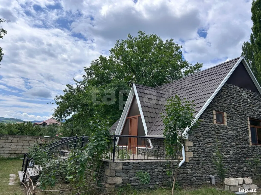 Kirayə verilir 2 otaqlı həyət evi