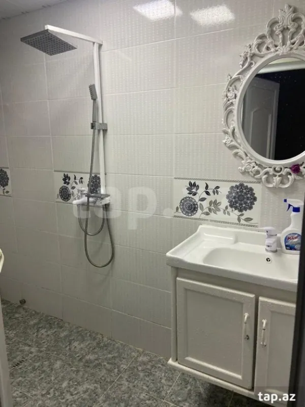 Kirayə verilir 2 otaqlı yeni tikili 120 m²