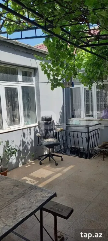 Satılır 6 otaqlı həyət evi