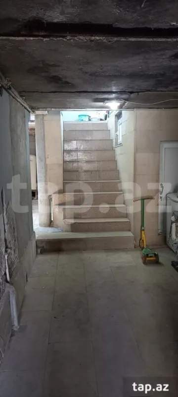 Satılır 6 otaqlı həyət evi