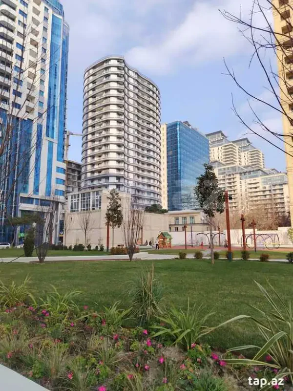 Satılır 3 otaqlı yeni tikili 105 m²