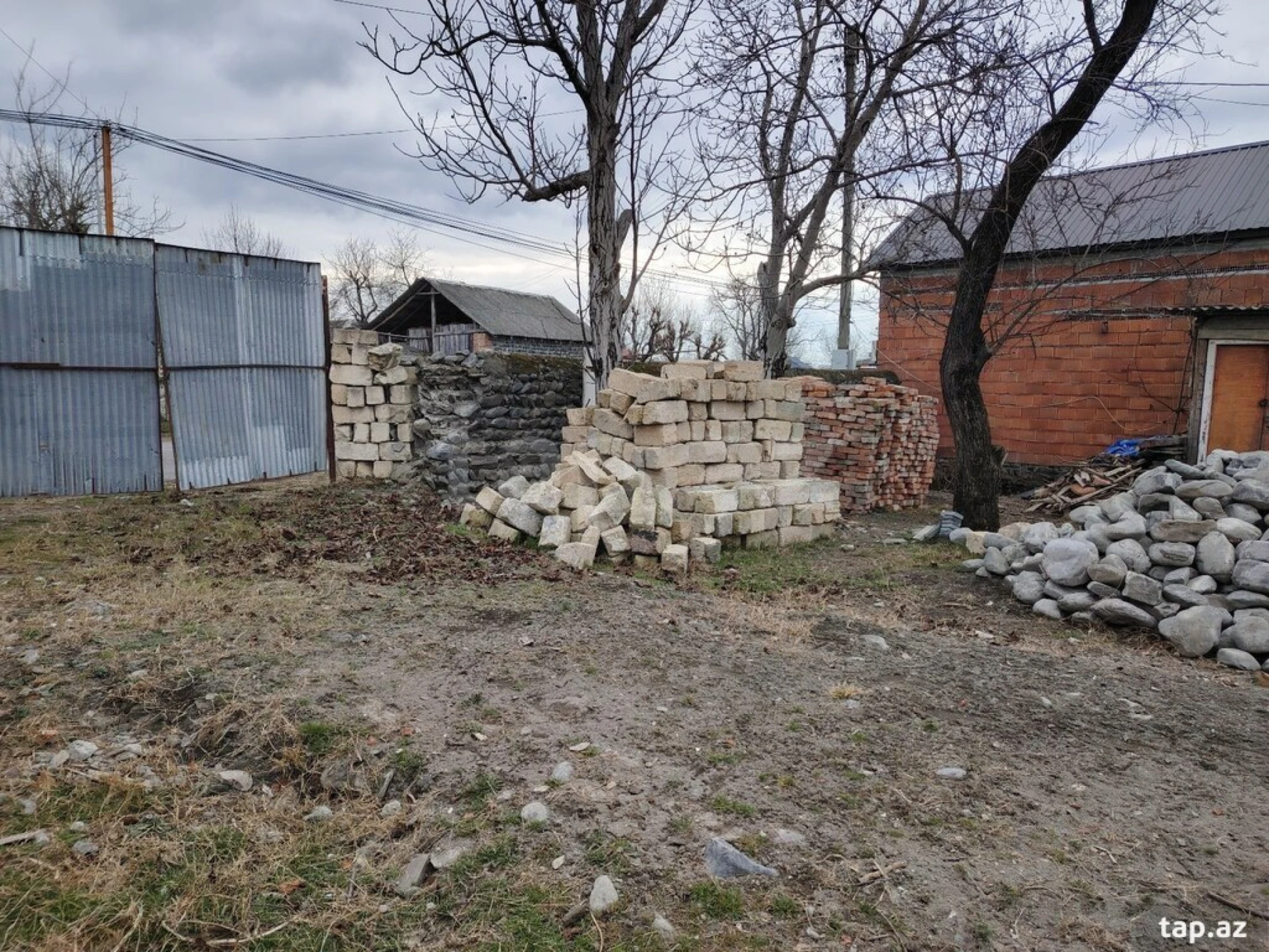 Satılır torpaq sahəsi