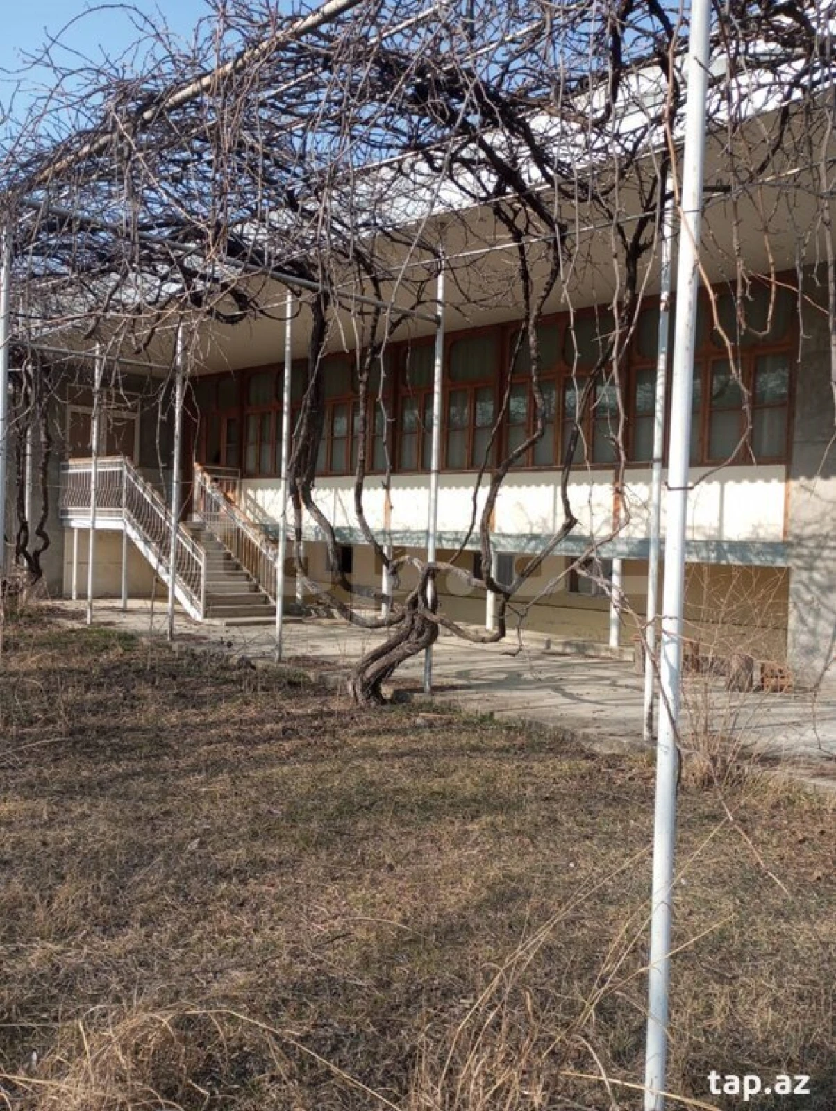 Satılır 5 otaqlı həyət evi