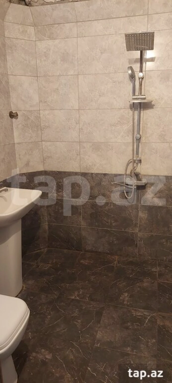 Satılır 4 otaqlı mənzil 98 m²